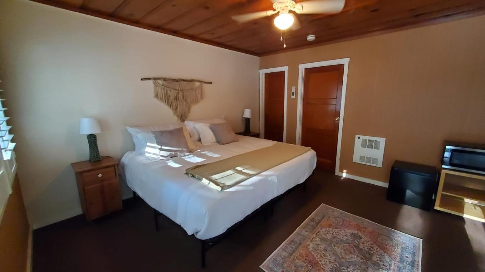 Seven Circles Lodge&Retreat Badger 외부 사진
