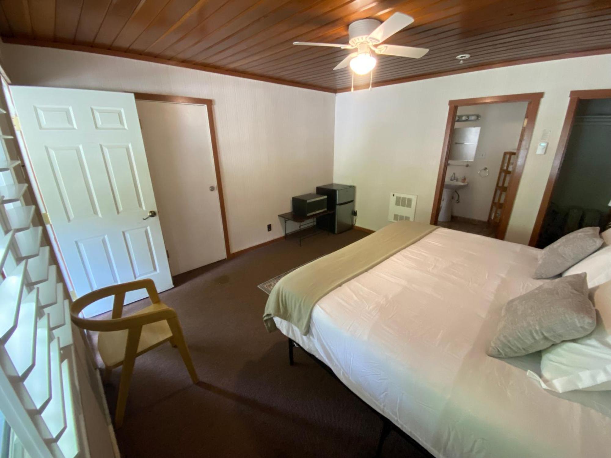 Seven Circles Lodge&Retreat Badger 외부 사진