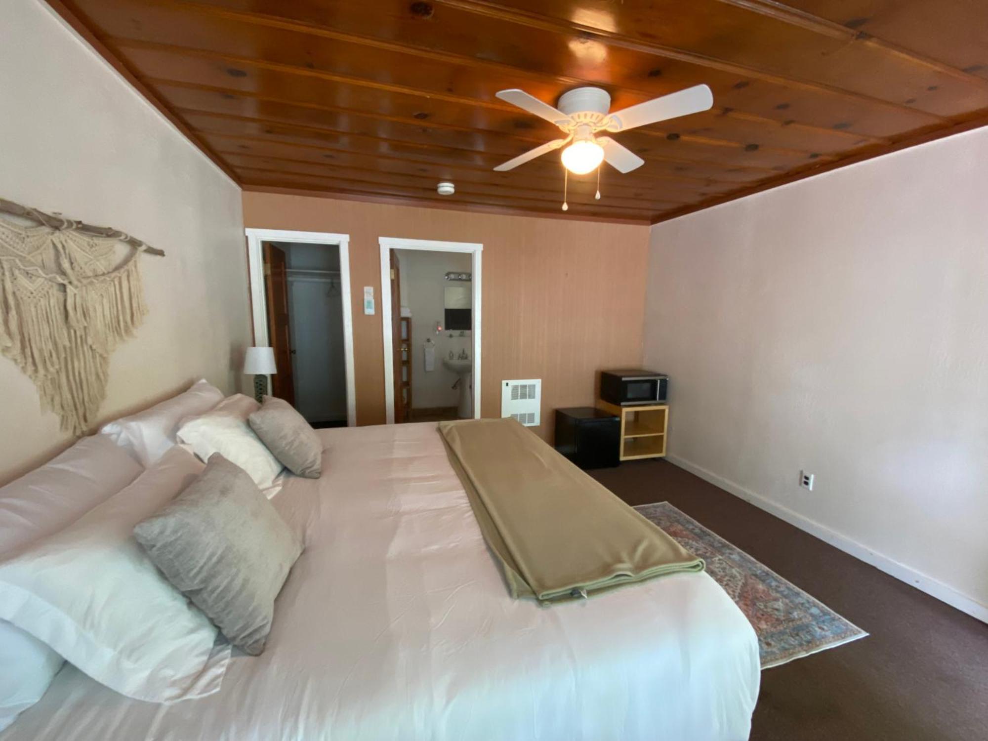 Seven Circles Lodge&Retreat Badger 외부 사진