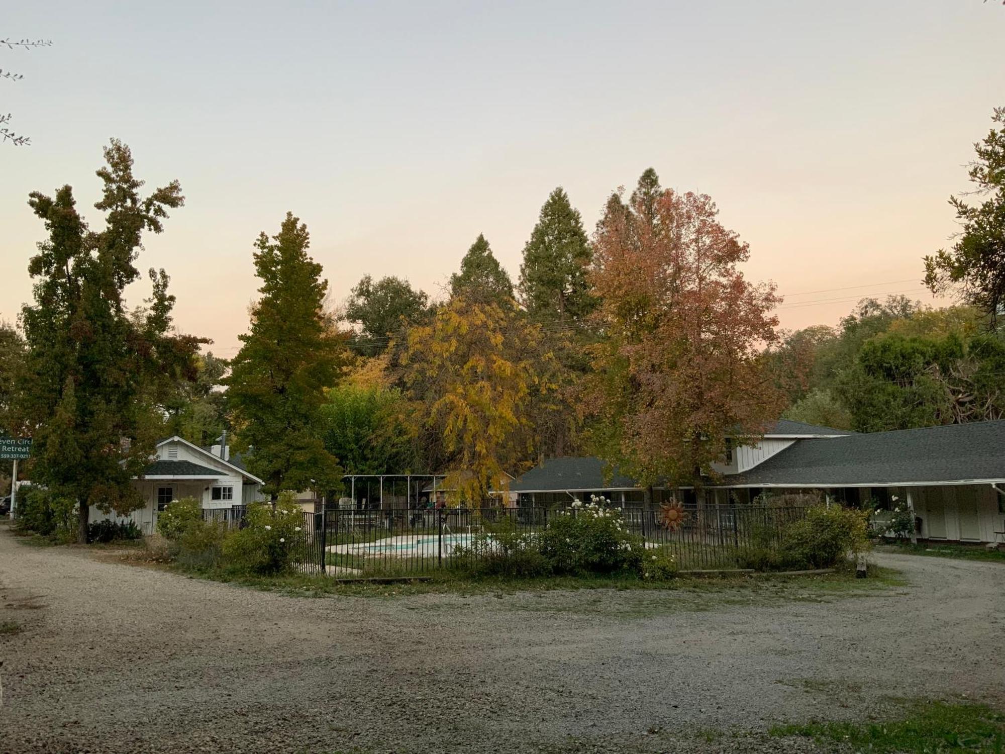 Seven Circles Lodge&Retreat Badger 외부 사진