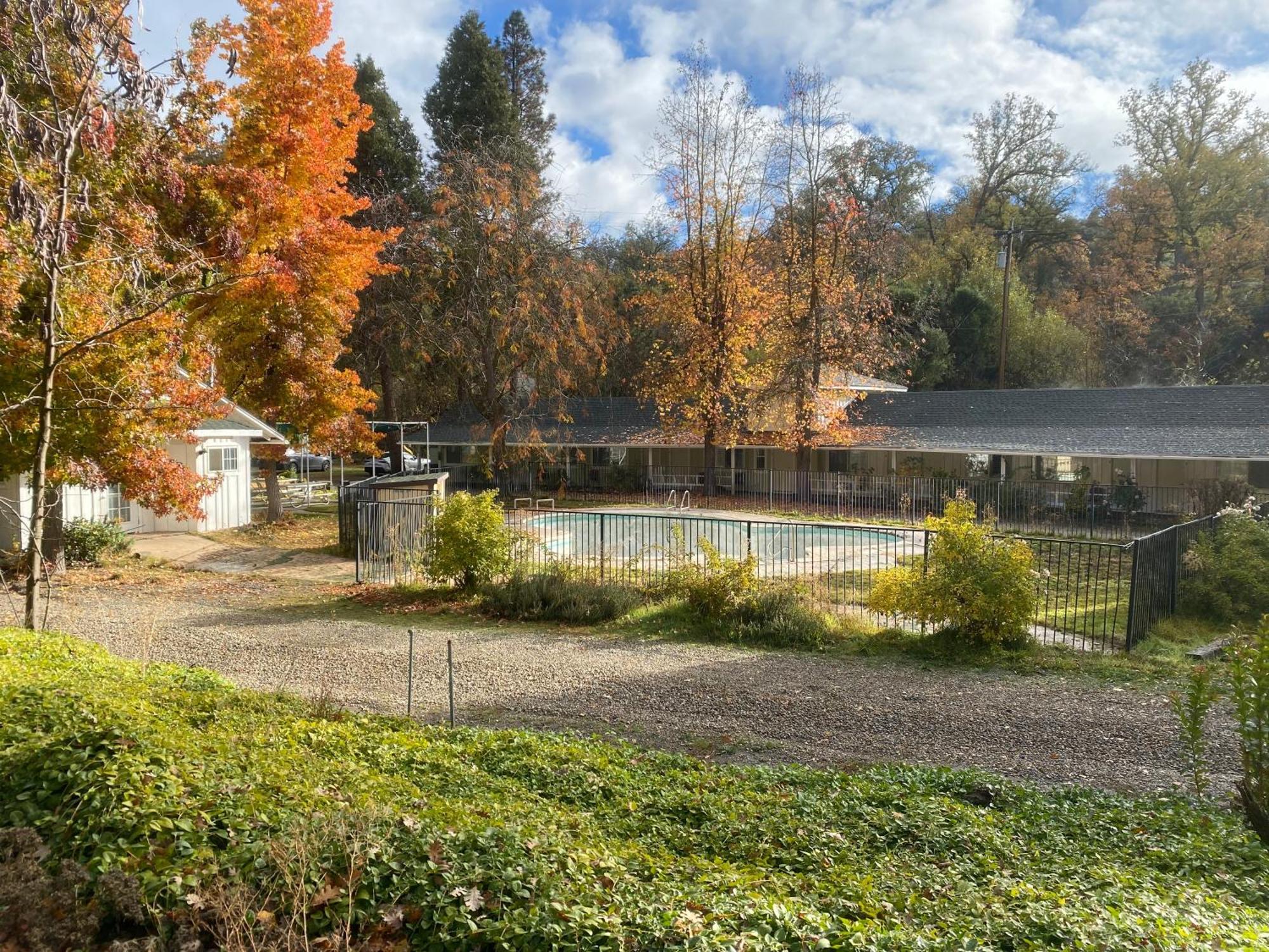 Seven Circles Lodge&Retreat Badger 외부 사진