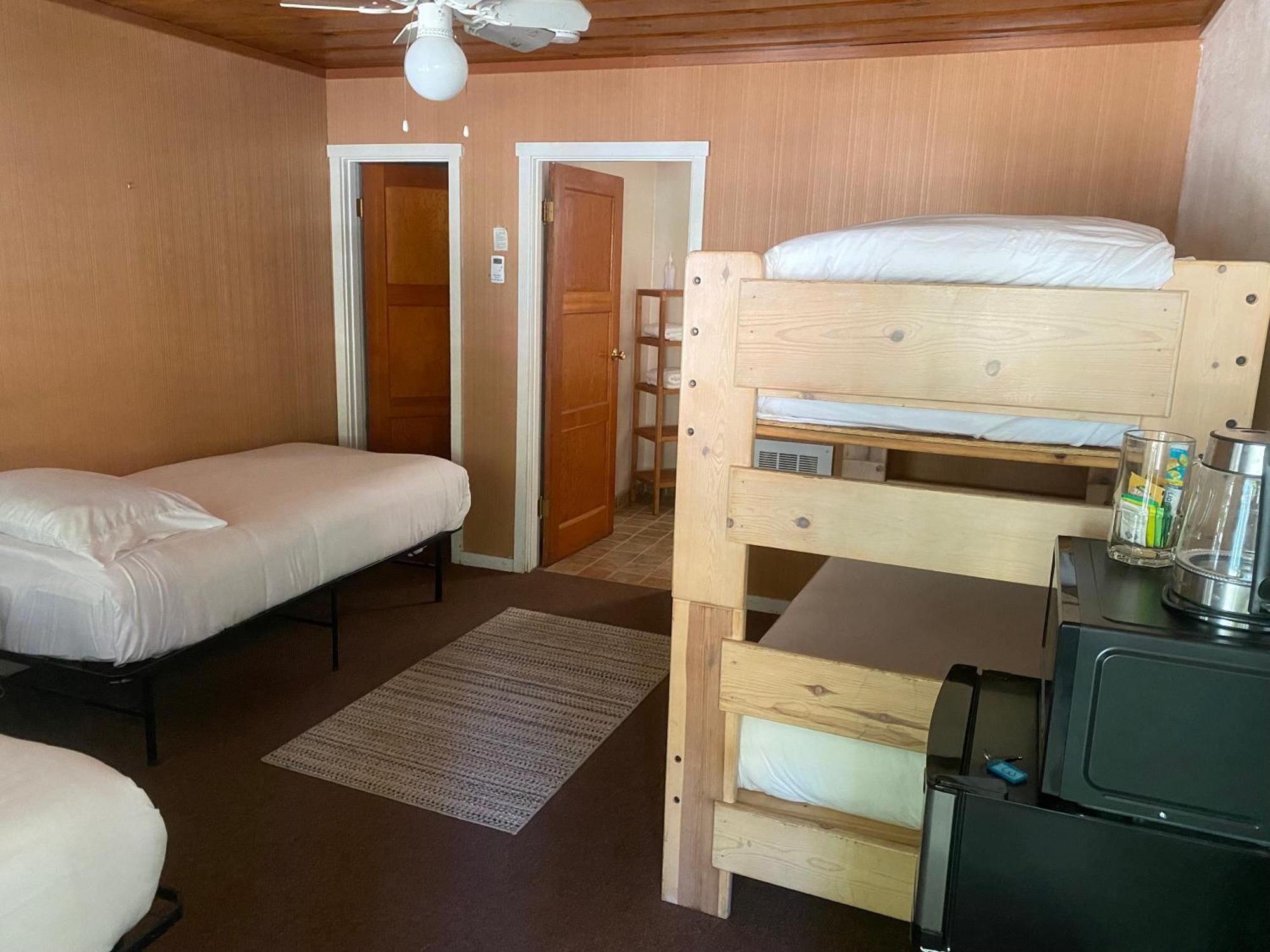 Seven Circles Lodge&Retreat Badger 외부 사진